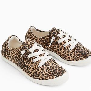 New with out Tags,Leopard Scrunched sneakers